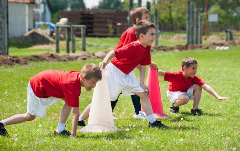 Kids beim Fußballtraining